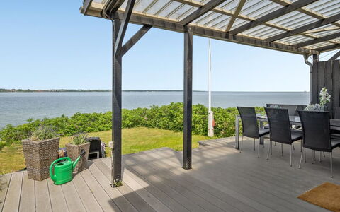 Käthe - 5M from the Sea: Blue, Shrub, Cottage, Groundcover, Garden, Estate, Shade, Landscaping, Farmhouse, Eco Hotel