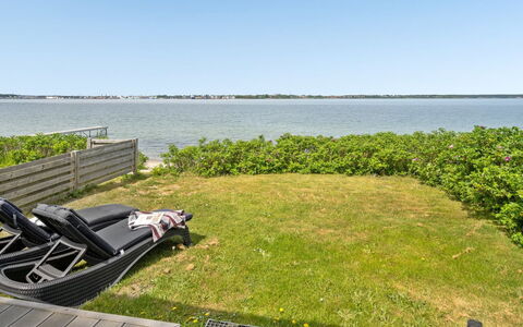 Käthe - 5M from the Sea: Blue, Shrub, Cottage, Groundcover, Garden, Estate, Shade, Landscaping, Farmhouse, Eco Hotel