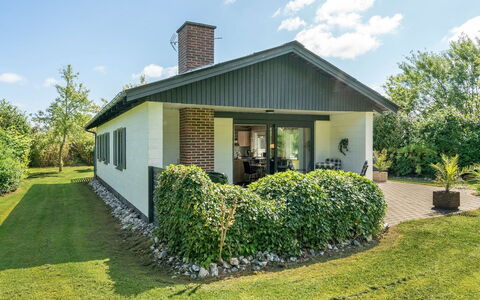 Suni - 400M from the Sea: Blue, Shrub, Cottage, Groundcover, Garden, Estate, Shade, Landscaping, Farmhouse, Eco Hotel