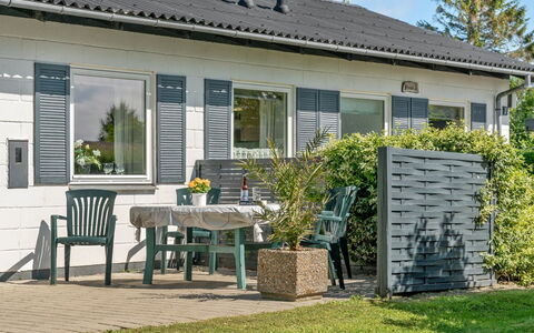 Suni - 400M from the Sea: Blue, Shrub, Cottage, Groundcover, Garden, Estate, Shade, Landscaping, Farmhouse, Eco Hotel