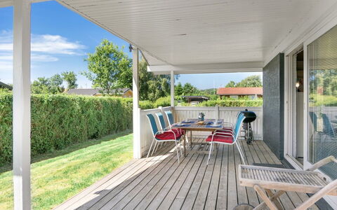 Undine - 300M from the Sea: Blue, Shrub, Cottage, Groundcover, Garden, Estate, Shade, Landscaping, Farmhouse, Eco Hotel