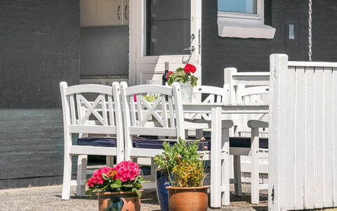 Undine - 300M from the Sea: Blue, Shrub, Cottage, Groundcover, Garden, Estate, Shade, Landscaping, Farmhouse, Eco Hotel