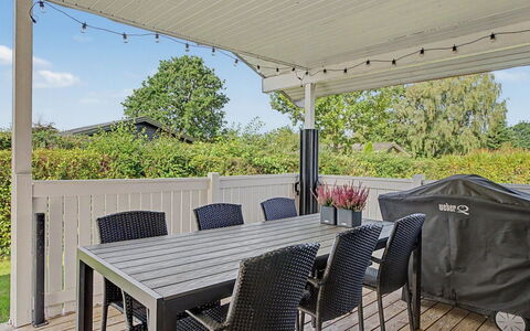 Undine - 300M from the Sea: Wood, Garden, Backyard, Land Lot, Home, Roof, Shade, Deck, Hardwood, Yard