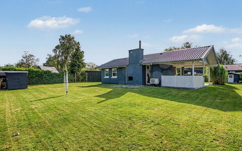 Undine - 300M from the Sea: Wood, Garden, Backyard, Land Lot, Home, Roof, Shade, Deck, Hardwood, Yard