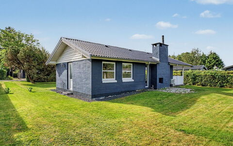 Undine - 300M from the Sea: Wood, Garden, Backyard, Land Lot, Home, Roof, Shade, Deck, Hardwood, Yard