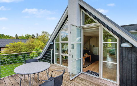 Gullan - 75M from the Sea: Wood, Roof, Architecture, Home, House, Cottage, Siding, Hardwood, Slope, Estate