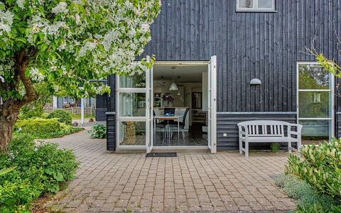 Gullan - 75M from the Sea: Wood, Roof, Architecture, Home, House, Cottage, Siding, Hardwood, Slope, Estate