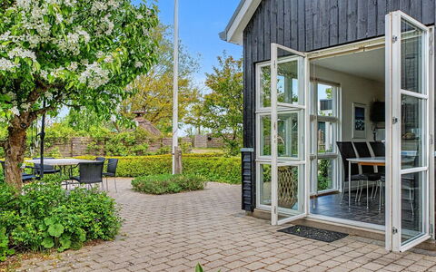 Gullan - 75M from the Sea: Wood, Roof, Architecture, Home, House, Cottage, Siding, Hardwood, Slope, Estate