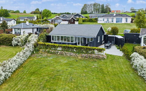 Annalia - 50M from the Sea: Wood, Garden, Backyard, Land Lot, Home, Roof, Shade, Deck, Hardwood, Yard