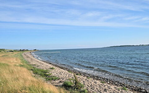 Chayton - 450M from the Sea: Residential Area, Roof, Suburb, Driveway, Estate, Chimney