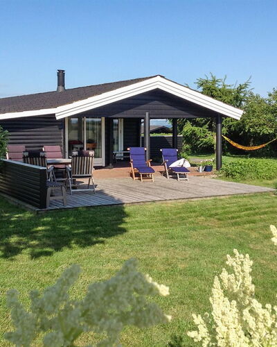 Bibi - 200M from the Sea