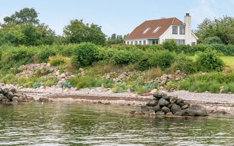 Sissela - 5M from the Sea: Wood, Roof, Architecture, Home, House, Cottage, Siding, Hardwood, Slope, Estate