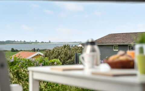Ginnie - 300M from the Sea: Blue, Shrub, Cottage, Groundcover, Garden, Estate, Shade, Landscaping, Farmhouse, Eco Hotel