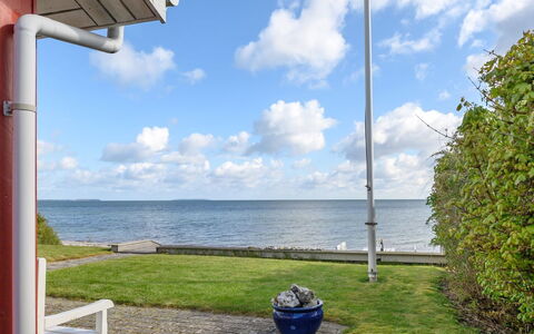 Keti - 5M from the Sea: Blue, Shrub, Cottage, Groundcover, Garden, Estate, Shade, Landscaping, Farmhouse, Eco Hotel