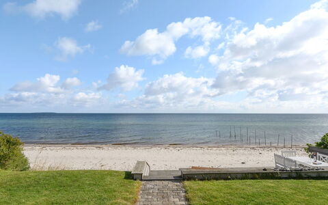 Keti - 5M from the Sea: Blue, Shrub, Cottage, Groundcover, Garden, Estate, Shade, Landscaping, Farmhouse, Eco Hotel