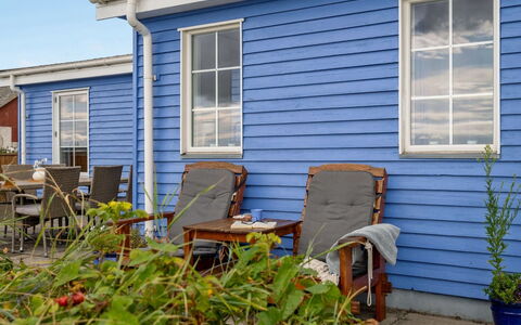 Tana - 5M from the Sea: Wood, Plant Community, Land Lot, Shade, Natural Material, Garden Buildings, Shed, Outdoor Structure, Log Cabin