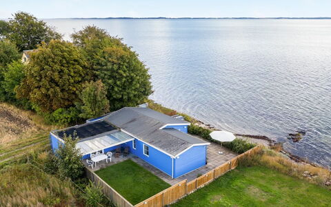 Tana - 5M from the Sea: Blue, Shrub, Cottage, Groundcover, Garden, Estate, Shade, Landscaping, Farmhouse, Eco Hotel
