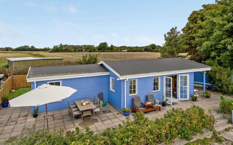 Tana - 5M from the Sea: Blue, Shrub, Cottage, Groundcover, Garden, Estate, Shade, Landscaping, Farmhouse, Eco Hotel