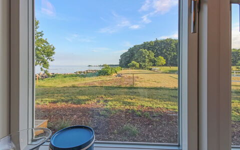 Sasser - 10M from the Sea: Blue, Shrub, Cottage, Groundcover, Garden, Estate, Shade, Landscaping, Farmhouse, Eco Hotel