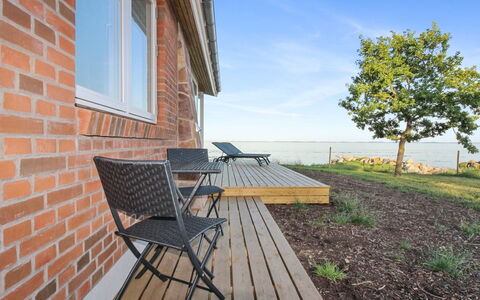 Sasser - 10M from the Sea: Blue, Shrub, Cottage, Groundcover, Garden, Estate, Shade, Landscaping, Farmhouse, Eco Hotel