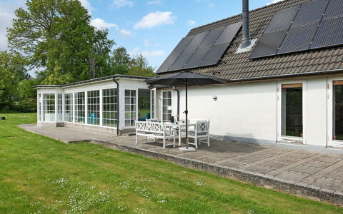 Gunhilda - 200M from the Sea: Roof, House, Home, Cottage, Door, Siding, Deck, Porch, Plank, Hardwood