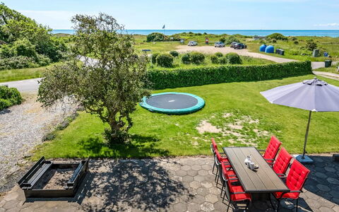 Emin - 100M from the Sea: Ocean, Lawn, Landscaping, Coast, Yard, Park, Resort