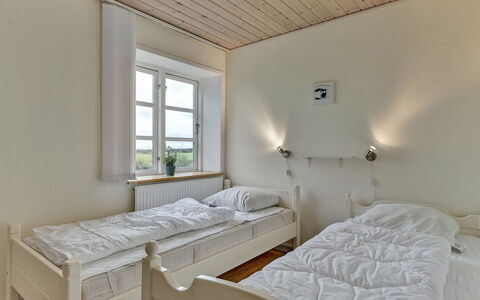 Joran - 120M from the Sea: Bedroom, Bed, Bedding, Bed Frame, Home, Bed Sheet, Ceiling, Hardwood, Sash Window, Pillow