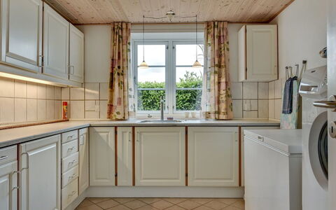 Joran - 120M from the Sea: Flooring, Interior Design, Wood, Floor, Kitchen, Cabinetry, Countertop, Ceiling, Home, Room