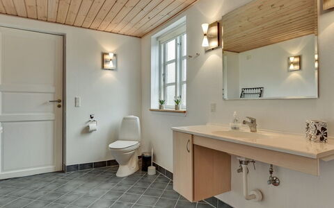 Joran - 120M from the Sea: Plumbing Fixture, Flooring, Interior Design, Bathroom Sink, Sink, Wood, Floor, Bathroom, Ceiling, Tap