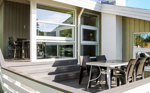 Roel - 500M from the Sea: Wood, Floor, Flooring, Ceiling, Furniture, Interior Design, Door, Composite Material, Chair, Hardwood
