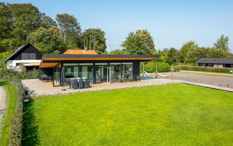 Sebbi - 90M from the Sea: Wood, Roof, Architecture, Home, House, Cottage, Siding, Hardwood, Slope, Estate