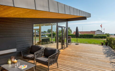 Sebbi - 90M from the Sea: Wood, Roof, Architecture, Home, House, Cottage, Siding, Hardwood, Slope, Estate