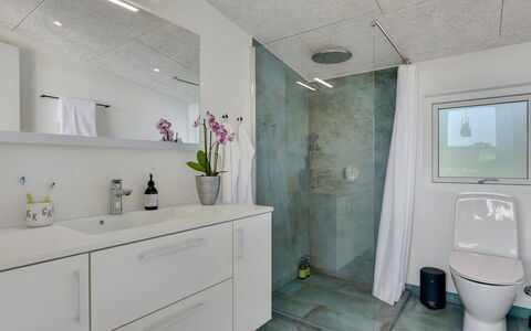 Sebbi - 90M from the Sea: Flooring, Plumbing Fixture, Wall, Interior Design, Floor, Bathroom, Ceiling, Sink, Bathroom Sink, Bathroom Cabinet