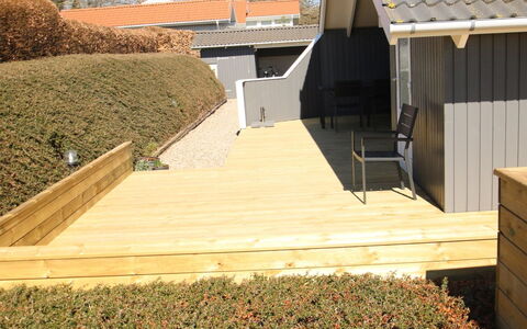 Apsolon - 150M from the Sea: Wood, Hardwood, Composite Material, Wood Stain, Plank, Siding, Deck, Backyard, Garden, Plywood