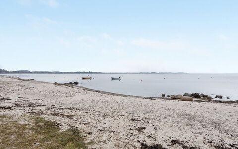 Kei - 75M from the Sea: Sky, Blue, Water, Body Of Water, Beach, Natural Environment, Horizon, Coast, Coastal And Oceanic Landforms