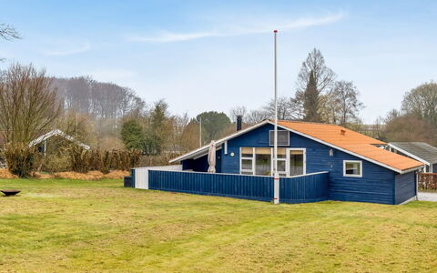 Susette - 400M from the Sea: 