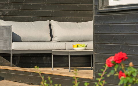Kaapo - 300M from the Sea: Blue, Shrub, Cottage, Groundcover, Garden, Estate, Shade, Landscaping, Farmhouse, Eco Hotel
