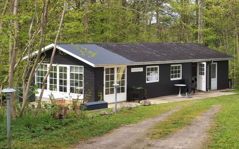 Rigmor - 300M from the Sea: Blue, Shrub, Cottage, Groundcover, Garden, Estate, Shade, Landscaping, Farmhouse, Eco Hotel
