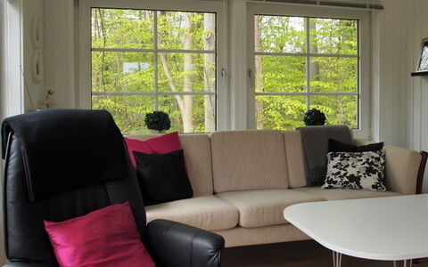 Rigmor - 300M from the Sea: Blue, Shrub, Cottage, Groundcover, Garden, Estate, Shade, Landscaping, Farmhouse, Eco Hotel