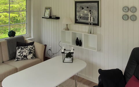 Rigmor - 300M from the Sea: Blue, Shrub, Cottage, Groundcover, Garden, Estate, Shade, Landscaping, Farmhouse, Eco Hotel