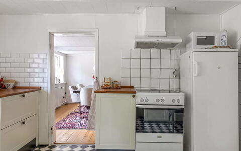 Ilsa - 9.8Km from the Sea: Kitchen Appliance, Flooring, Kitchen, Major Appliance, Floor, Cabinetry, Wood, Interior Design, Countertop, Kitchen Stove