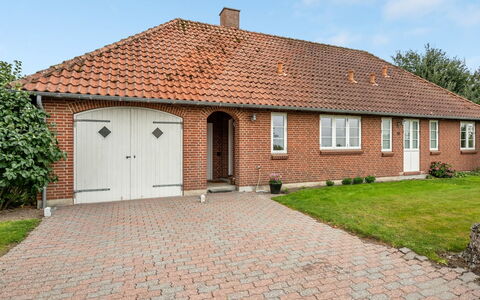 Nita - 24Km from the Sea: Blue, Shrub, Cottage, Groundcover, Garden, Estate, Shade, Landscaping, Farmhouse, Eco Hotel