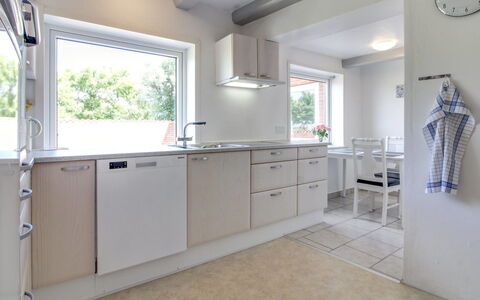 Skarpe: Kitchen, Countertop, Interior Design, Kitchen Appliance, Flooring, Cabinetry, Ceiling, Major Appliance, Floor, Kitchen Sink