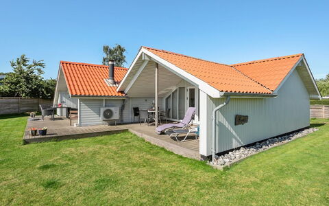 Katrina - 50M to the Fjord: Roof, House, Land Lot, Home, Cottage, Estate, Garden Buildings, Shade, Log Cabin, Landscaping