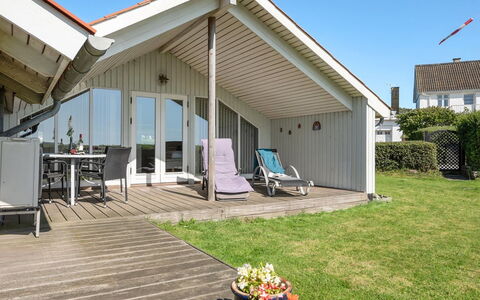 Katrina - 50M to the Fjord: Roof, House, Land Lot, Home, Cottage, Estate, Garden Buildings, Shade, Log Cabin, Landscaping