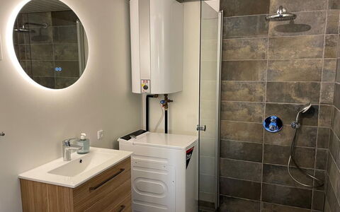Roar - 500M from the Sea: Flooring, Plumbing Fixture, Interior Design, Floor, Bathroom, Bathroom Cabinet, Plumbing, Room, Sink, Toilet