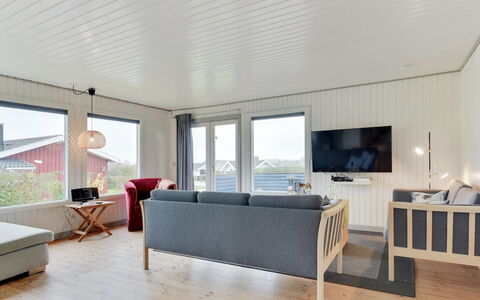 Roar - 500M from the Sea: Wood, Flooring, Floor, Furniture, Home, Ceiling, Wood Flooring, Hardwood, Apartment, Living Room