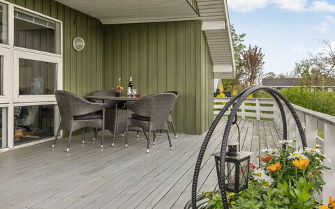 Guldborg - 400M to the Fjord: Roof, House, Land Lot, Home, Cottage, Estate, Garden Buildings, Shade, Log Cabin, Landscaping