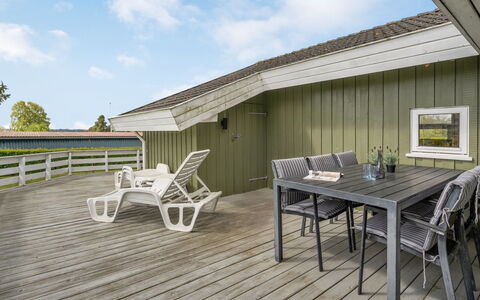 Guldborg - 400M to the Fjord: Roof, House, Land Lot, Home, Cottage, Estate, Garden Buildings, Shade, Log Cabin, Landscaping