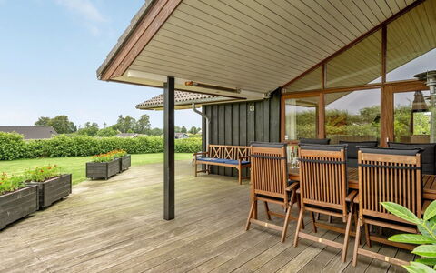 Juliana - 400M from the Sea: Residential Area, Roof, Suburb, Driveway, Estate, Chimney